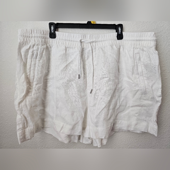 Athleta Pants - Athleta Retreat 100% Linen Shorts Ivory Color Size 22